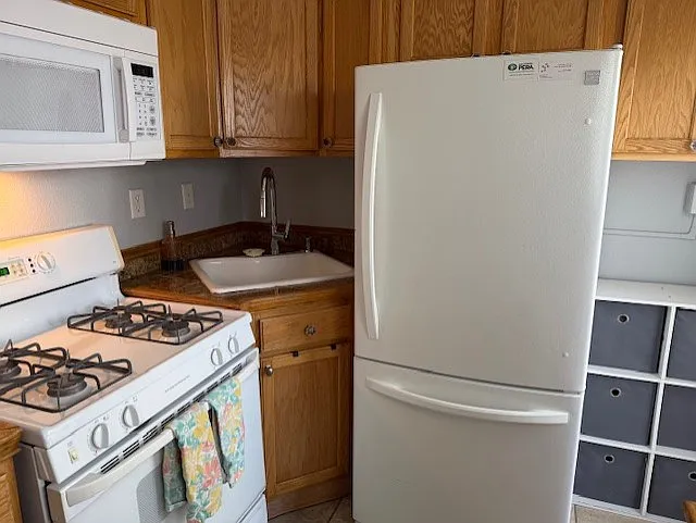 Kitchen with lots of storage