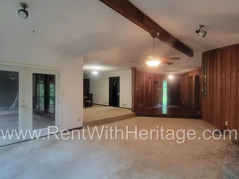 1050 Flamingo Dr — Photo 30