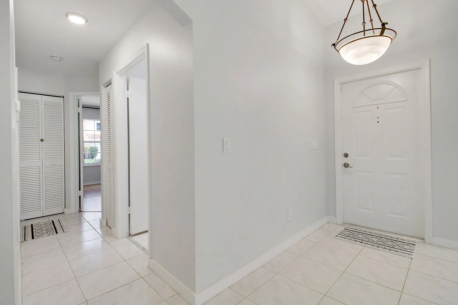 2 bed, 1228 sqft, $2,500 — Photo 2