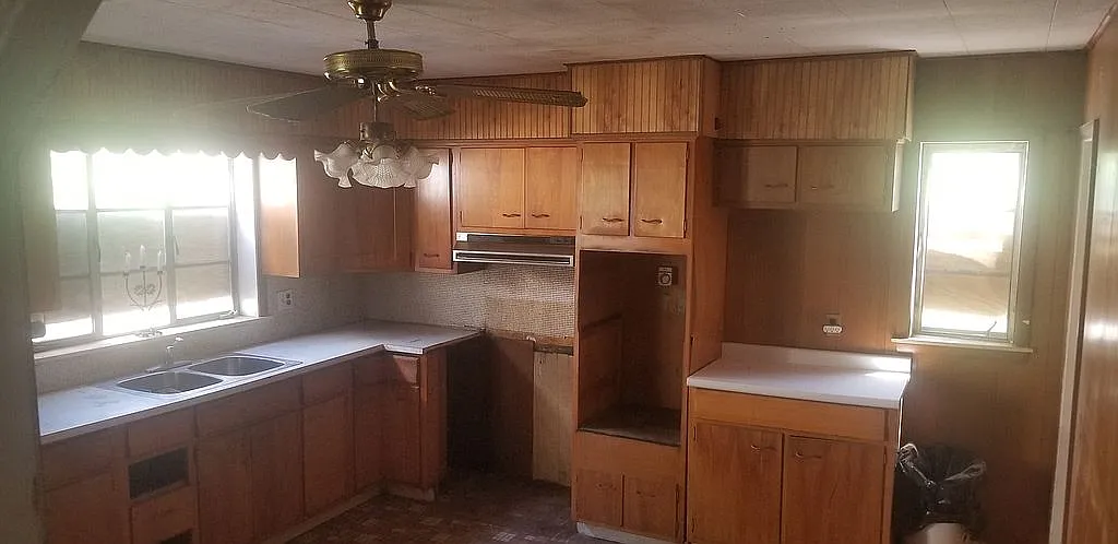 10022 Quebec Ave photo 1