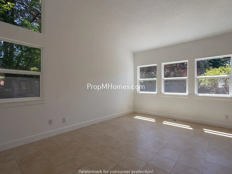 14995 SW 141st Ave — Photo 12