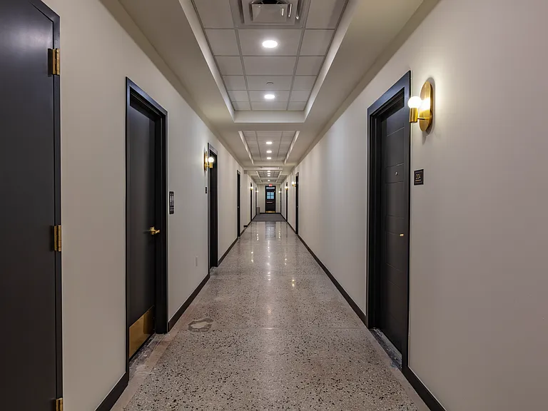 The Harlow — Photo 9