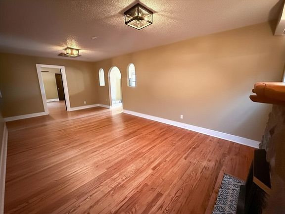 5th image of 503 N 11th St