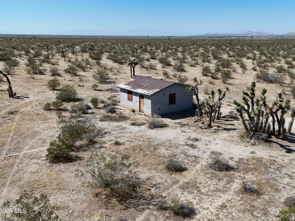 35805 165th St E, Llano, CA 93544