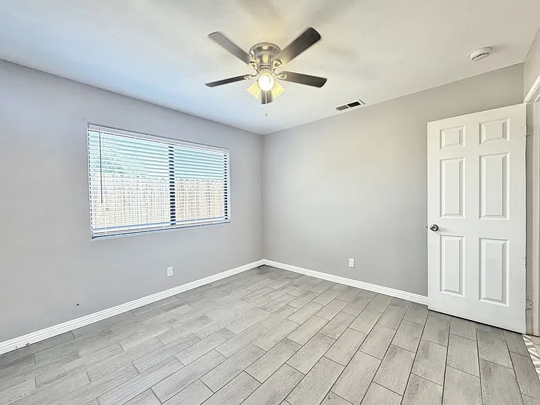 PS T 33387 — Photo 10