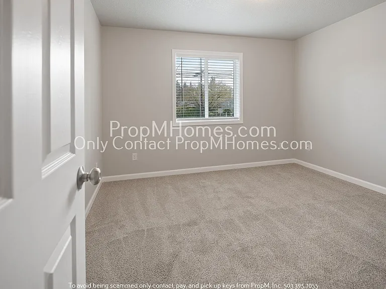 15559 NE Glisan St — Photo 10