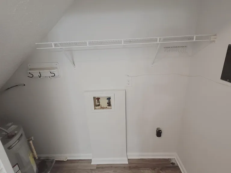 301 Hickory Pl — Photo 12