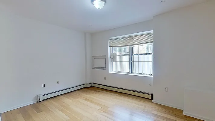 Rented by Compass | media 9