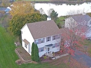 928 Almond Dr, Aurora, IL 60506