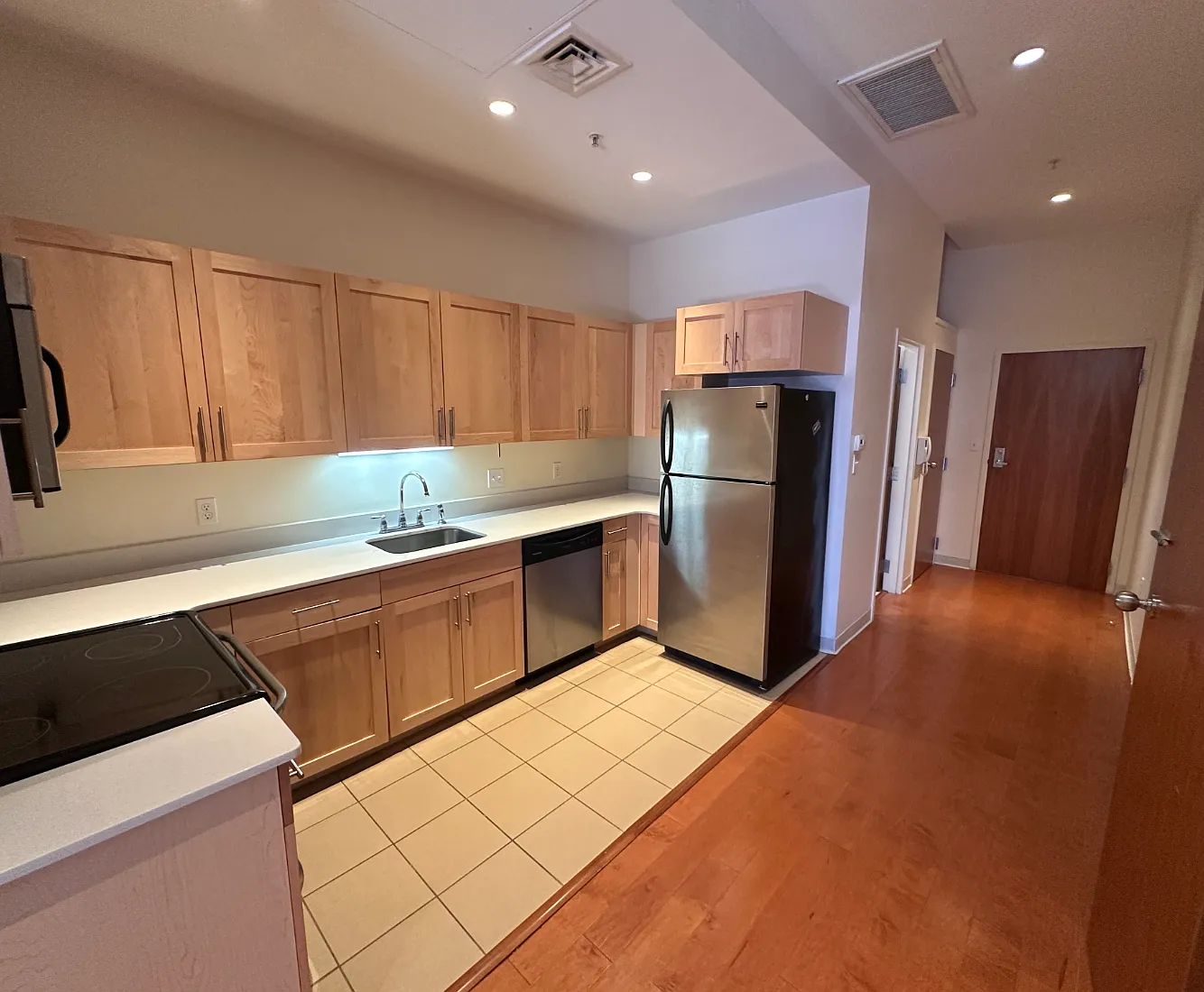 405 Washington St — Photo 3