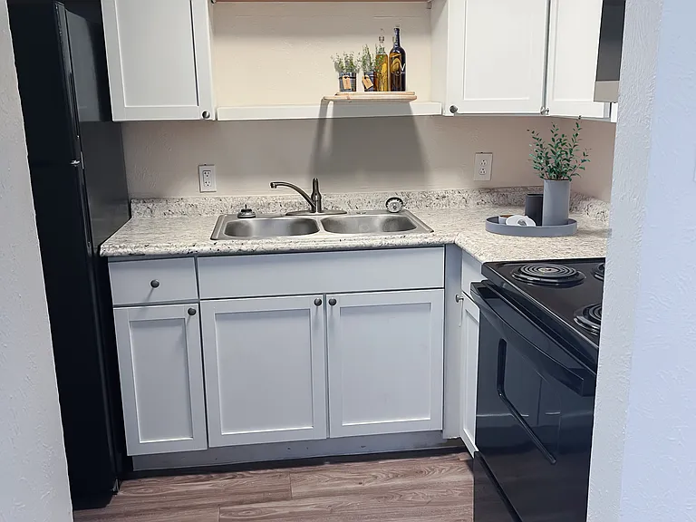 Oakcrest — Photo 7
