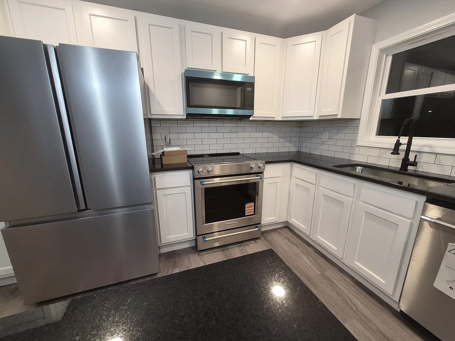 3 bed, 864 sqft, $1,700 — Photo 4