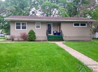 401 Lincoln St, Centerville, SD 57014