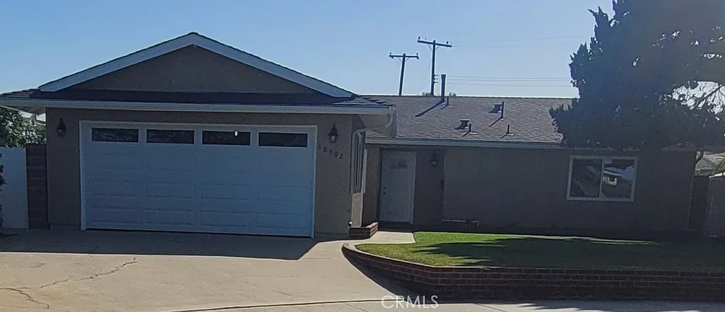 4 bed, 1361 sqft, $3,900 — Photo 1