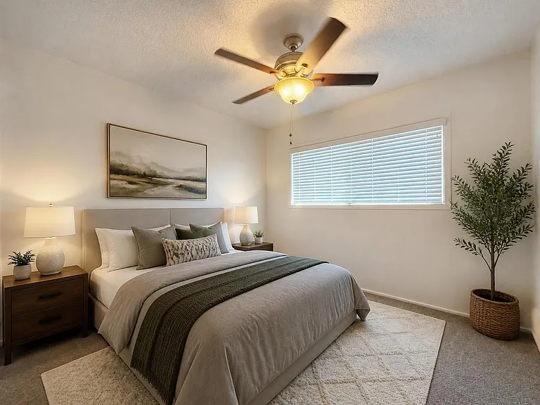 14624 Hutchcroft St — Photo 10