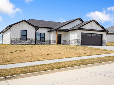 2483 Greenside Dr, Boonville, MO, 65233