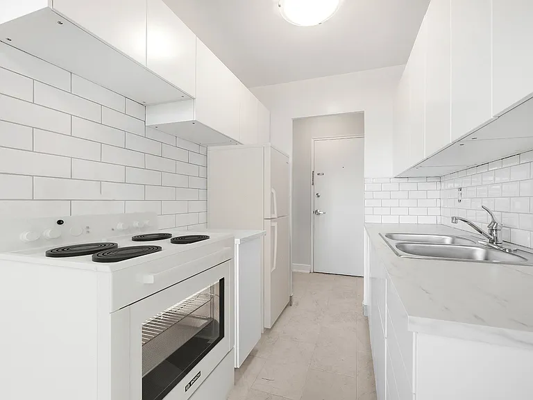 48 Laverock Ave — Photo 1
