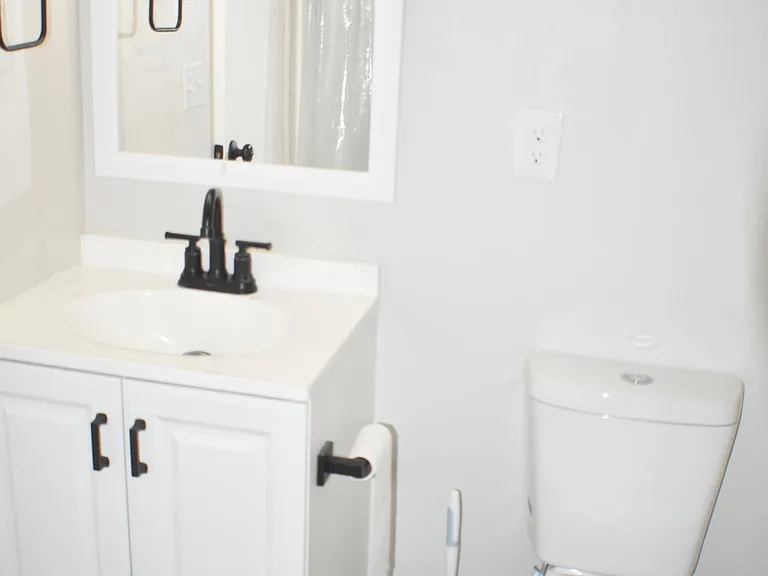 Summit View Apartments — Photo 55