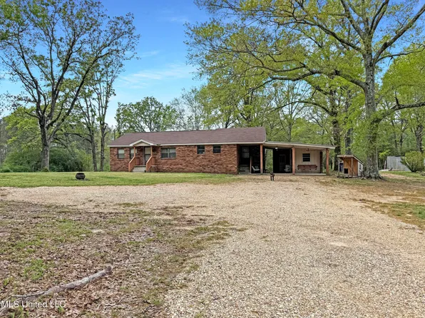 425 Golf Course Rd, Mendenhall, MS 39114