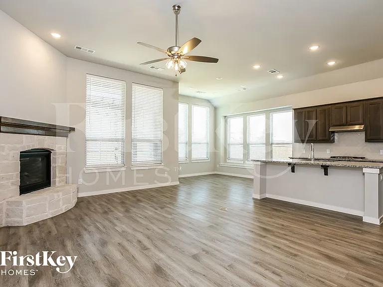 1714 Voltera Dr — Photo 4
