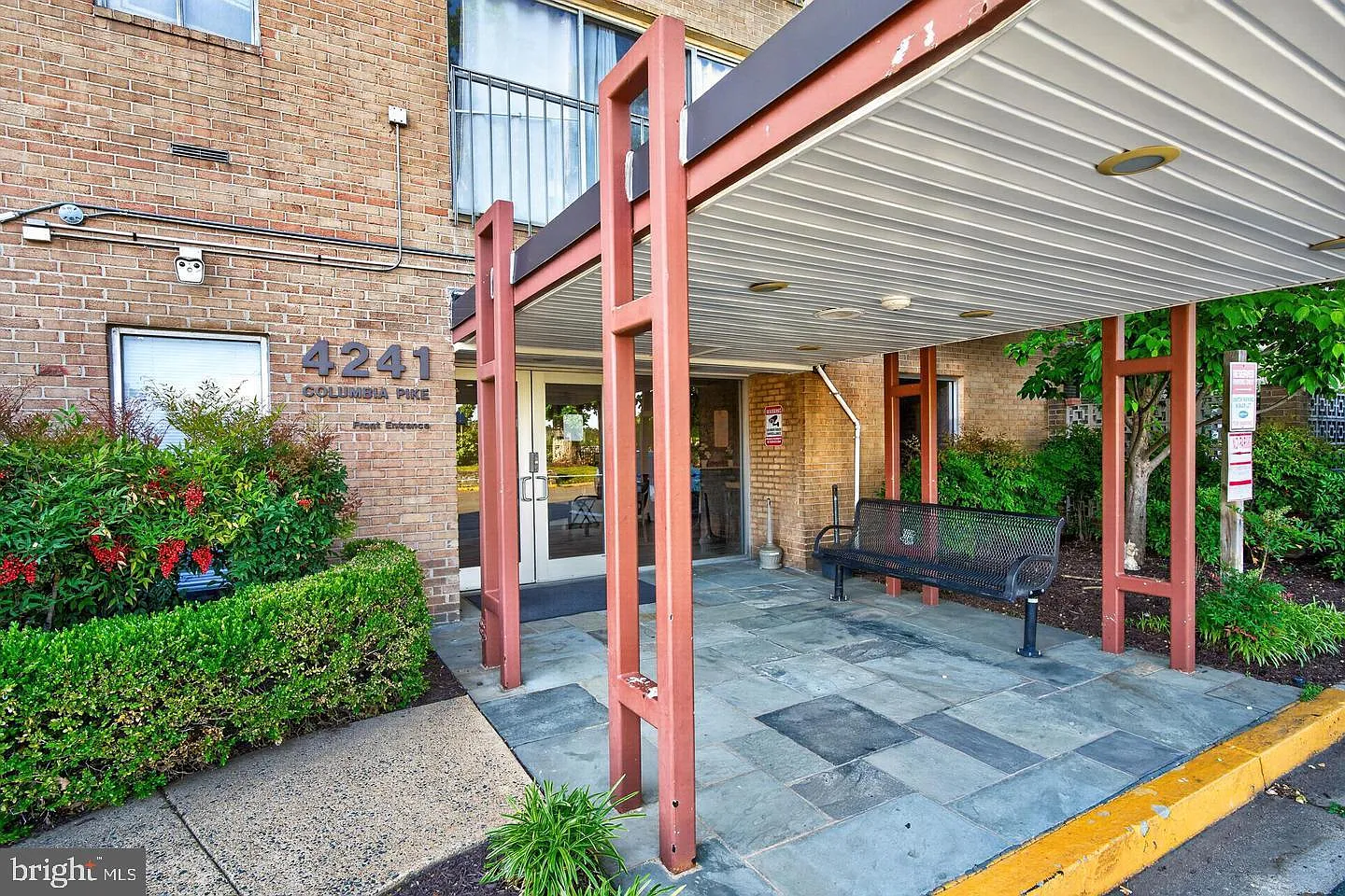 1 bed, 1.0 bath, 719 sqft, $2,000 — Photo 1