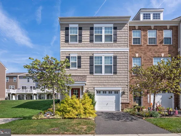 10717 Shadewell Spring Way, Manassas, VA 20112