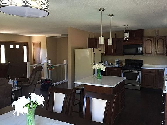 3rd image of 8813 Rosewood Hills Dr