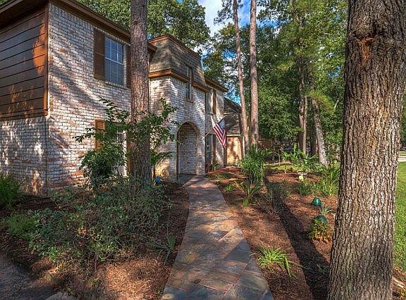 3rd image of 73 Crystal Lake Ln
