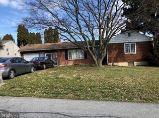 1555 Ridgeview Ave, Lancaster, PA 17603