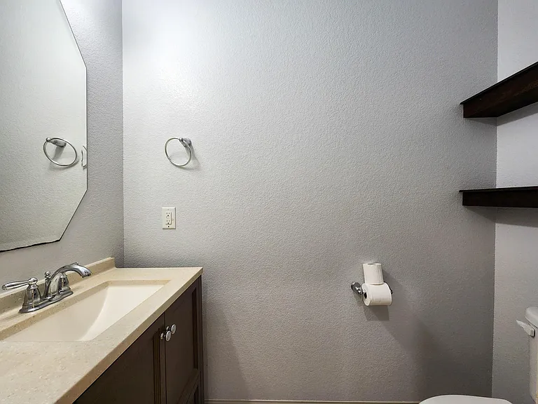 4515 Greenleaf Dr — Photo 8