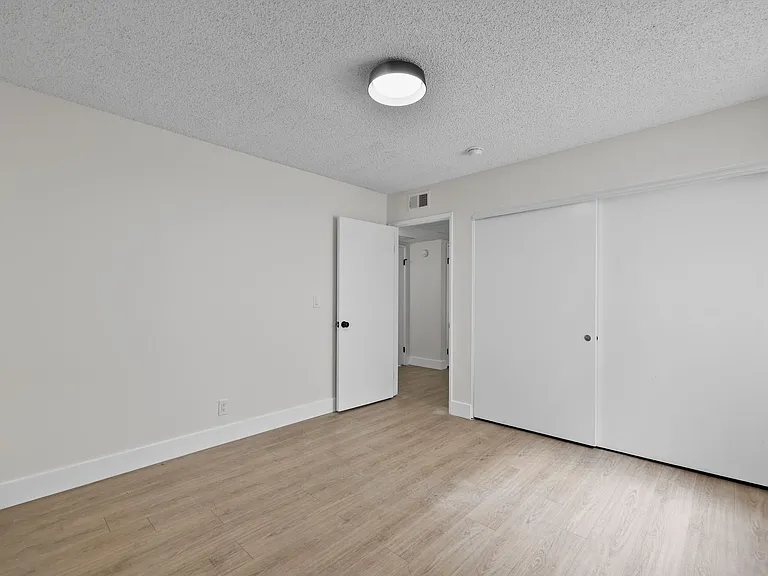 16731 Sherman Way #105A — Photo 15