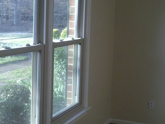 4th image of 218 Alder Wood Dr