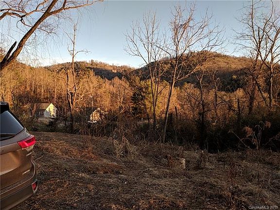 3rd image of 140 Baird Cove Ln