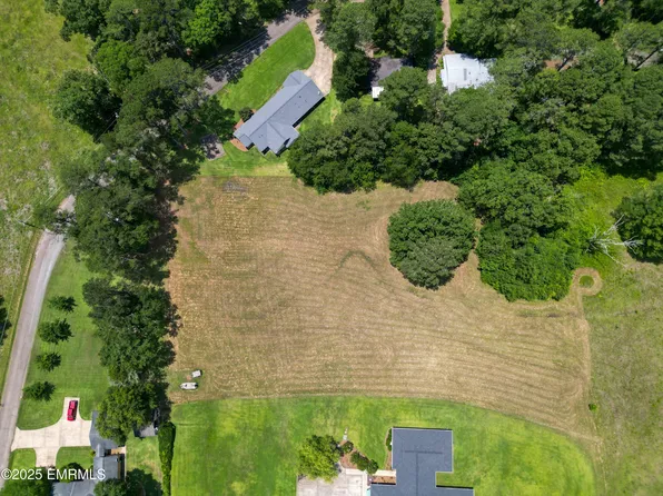 Woodland Hills Dr, Philadelphia, MS 39350
