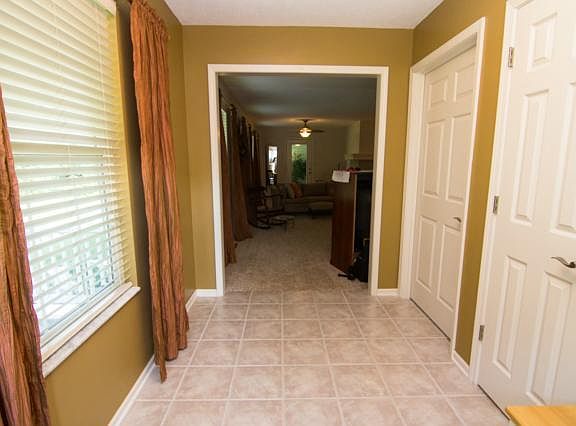 4th image of 340 E Hansen Ct