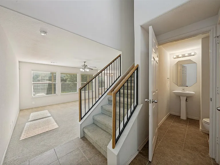 3500 Savage Springs Dr — Photo 3