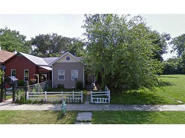 729 King Ave photo 1