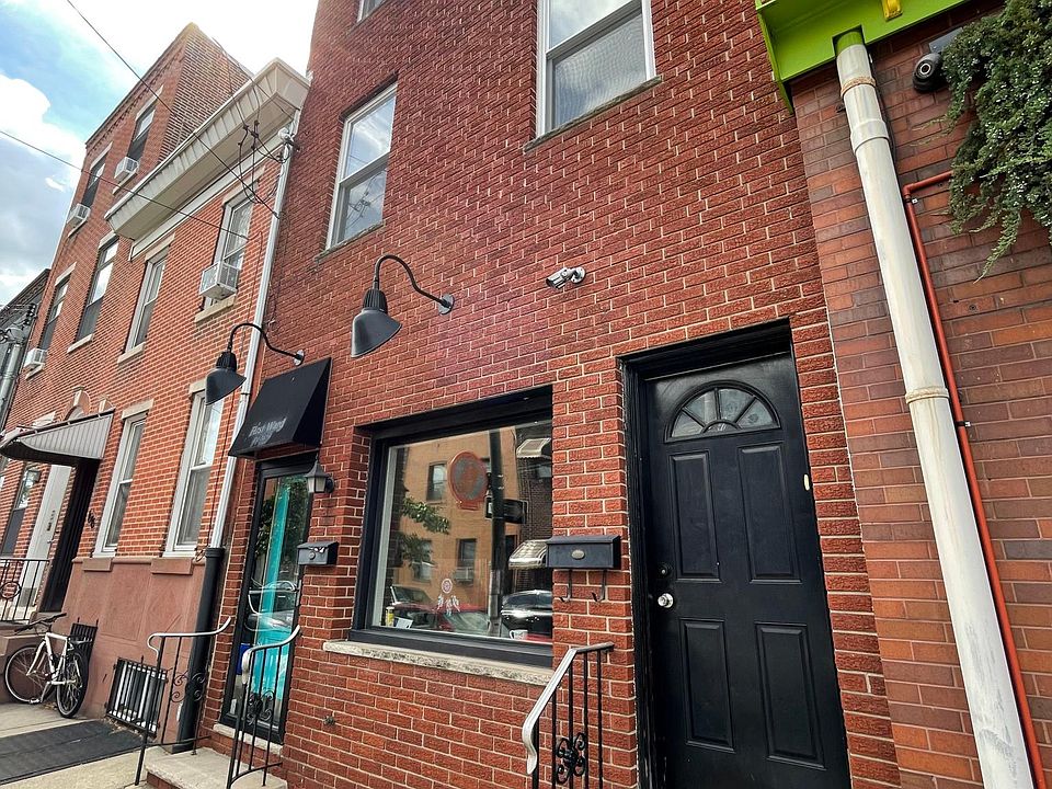 1st image of 1514 E Passyunk Ave Floor 2