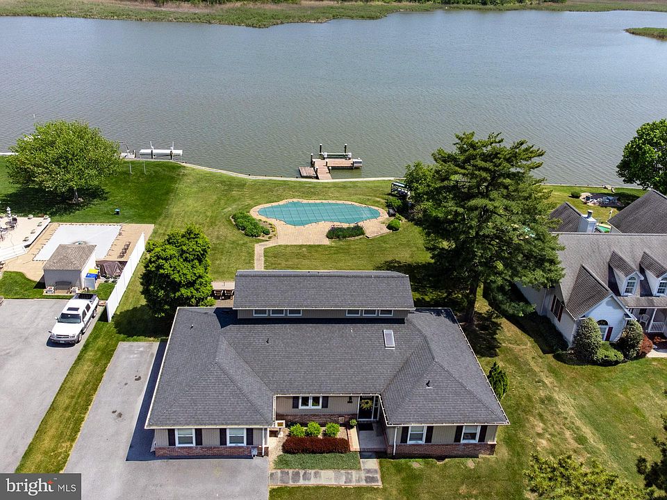 1st image of 119 Congressional Dr