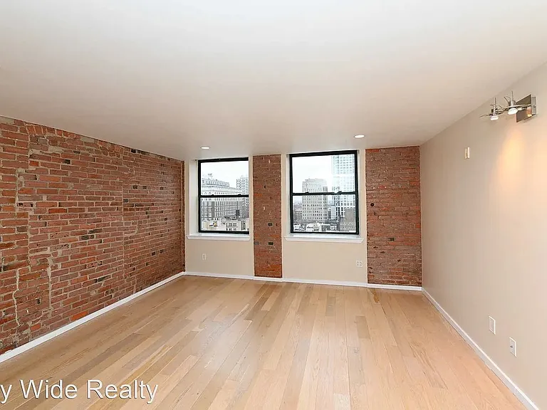 726-28 Market St #904 — Photo 21