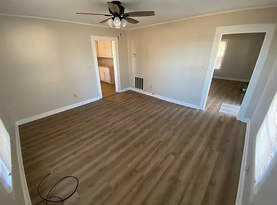 2 bed, 915 sqft, $1,250 — Photo 2