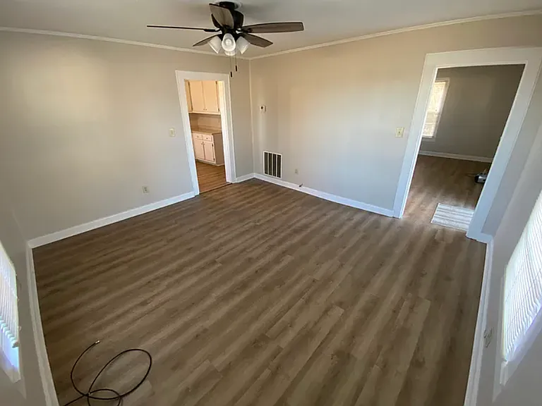 105 Lake Ave — Photo 2