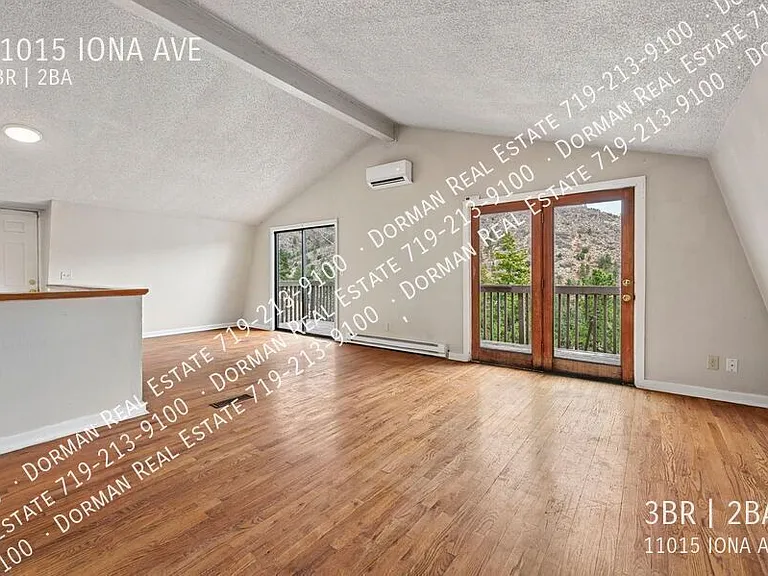 11015 Iona Ave — Photo 4