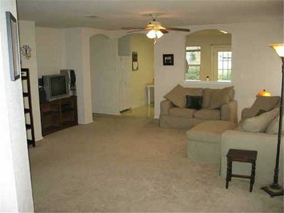 4th image of 3821 Julianas Way