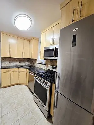 Rented by Voro Purple LLC | media 11