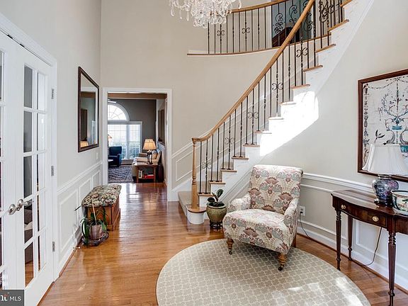 4th image of 11921 Parkland Ct