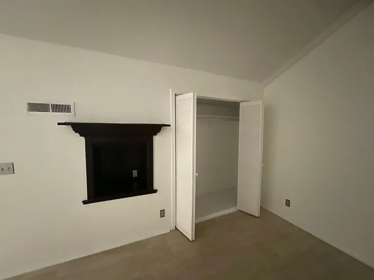 11140 Stratford Dr #12 — Photo 17