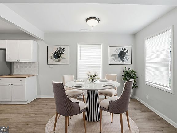 3rd image of 774 Linda Way