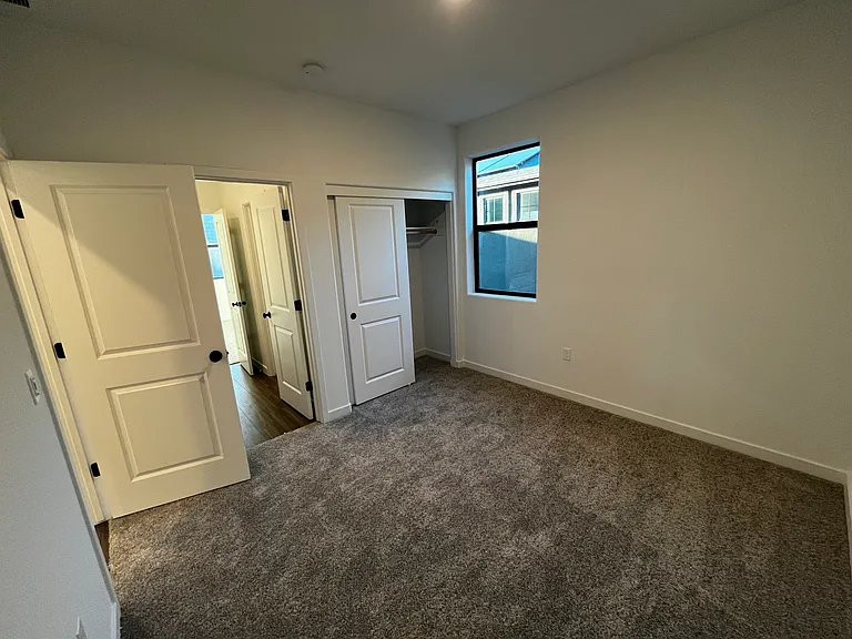 8133 Bodway Pkwy — Photo 38