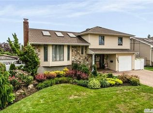 2304 Legion St, Bellmore, NY 11710